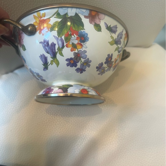 Mackenzie-Childs White Flower Anything Bowl NWT - Picture 3 of 5
